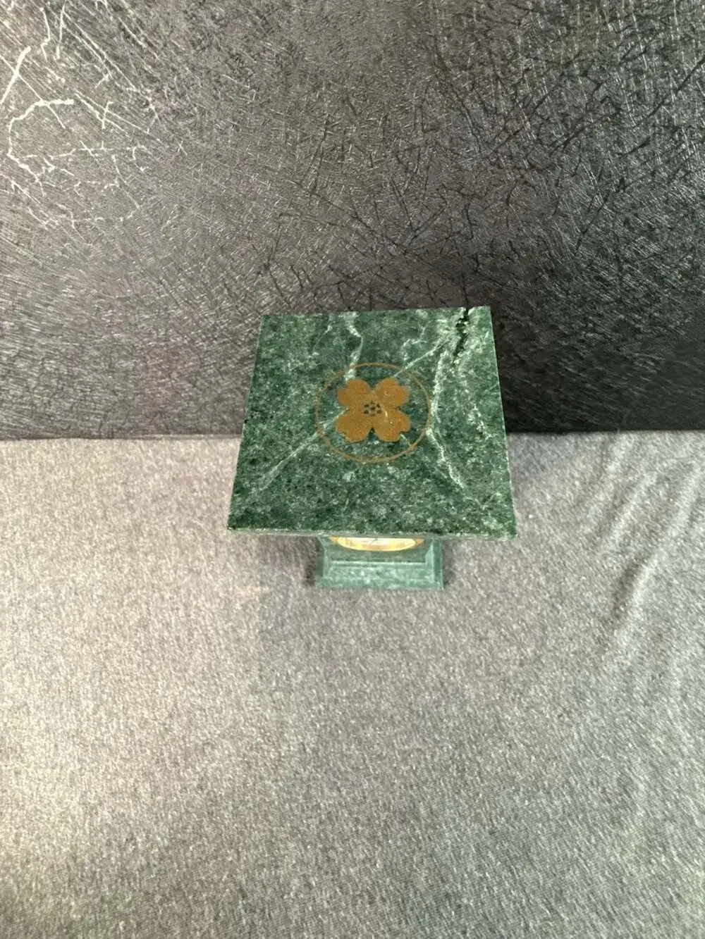Vintage Leeman Green Marble Desk Clock Mantel Pedestal Quartz Movement